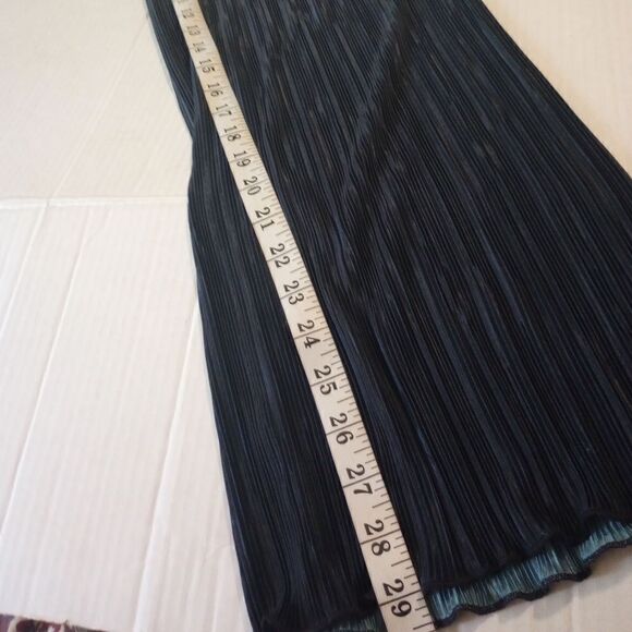 wide leg ombre pleated jumpsuit with ruffled hem - Picture 12 of 13